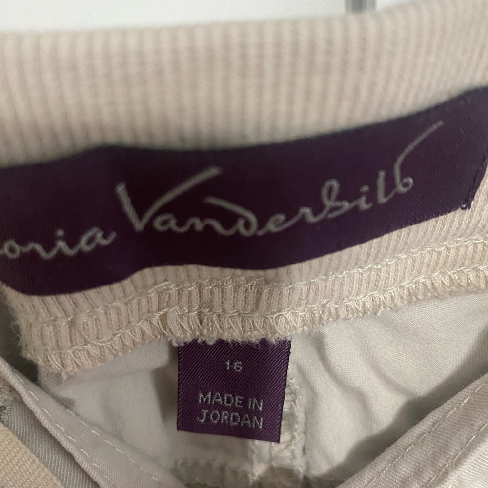 Women’s Beige Cargo Shorts - Picture 4 of 5